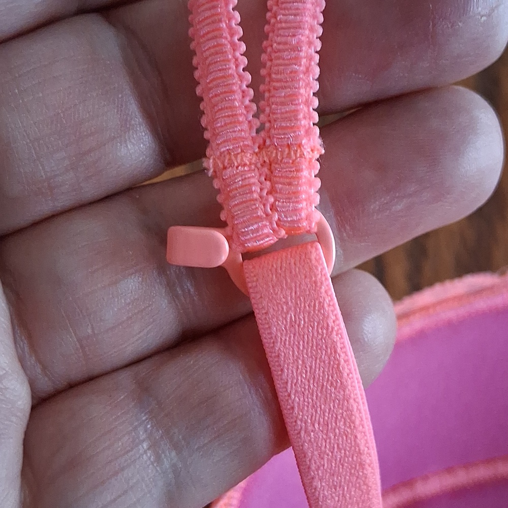 New Pink Victoria's Secret Vibrant Lace Push Up Bra Size 34C - Picture 9 of 9